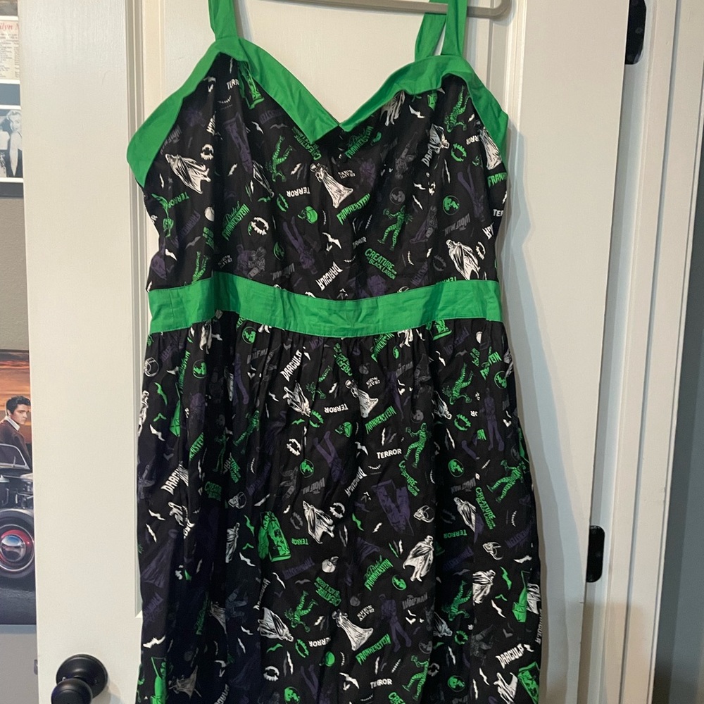Hot Topic Universal Monsters Vintage Retro Green Dress